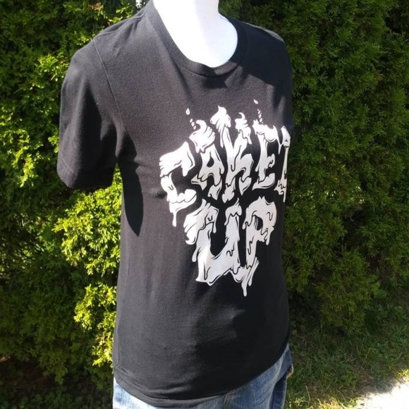 Caked Up T-shirt Size Small - Picture 2 of 3